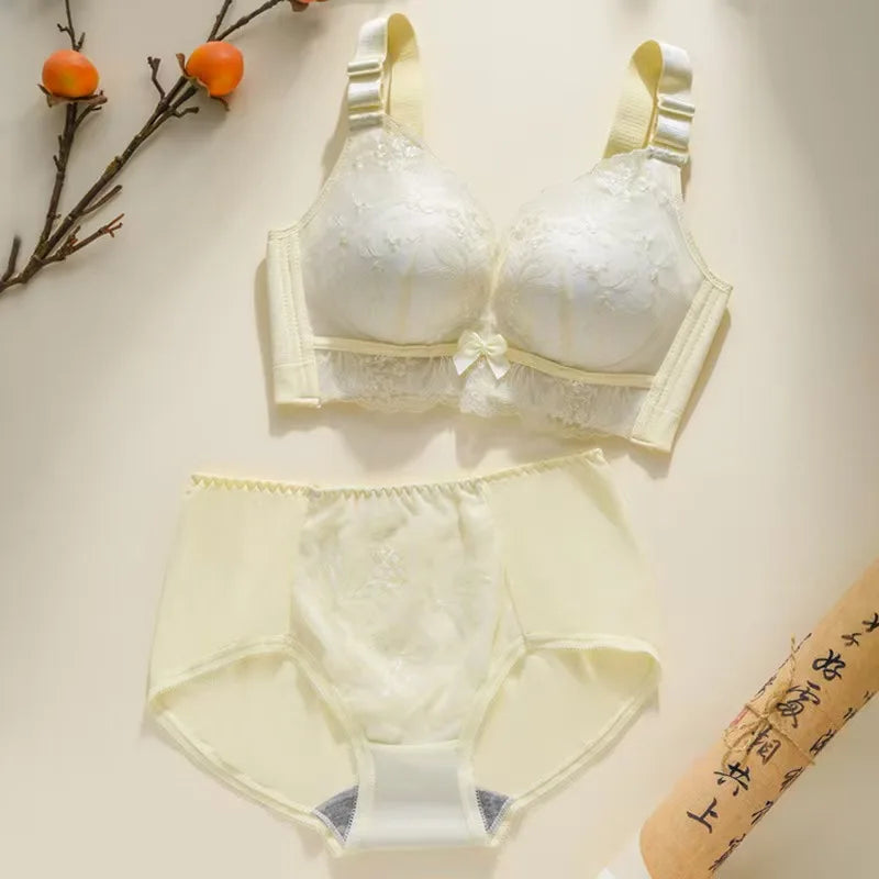 Lace-Trimmed Push-Up Bra