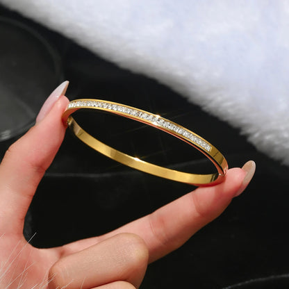 Women's Gold Clover Bracelet