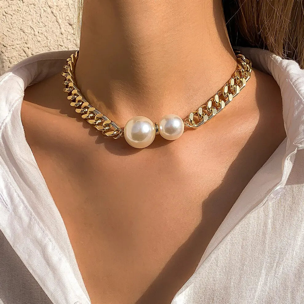 Women’s Vintage Punk Cuban Chain Choker Necklace with Gothic Pearl Pendant